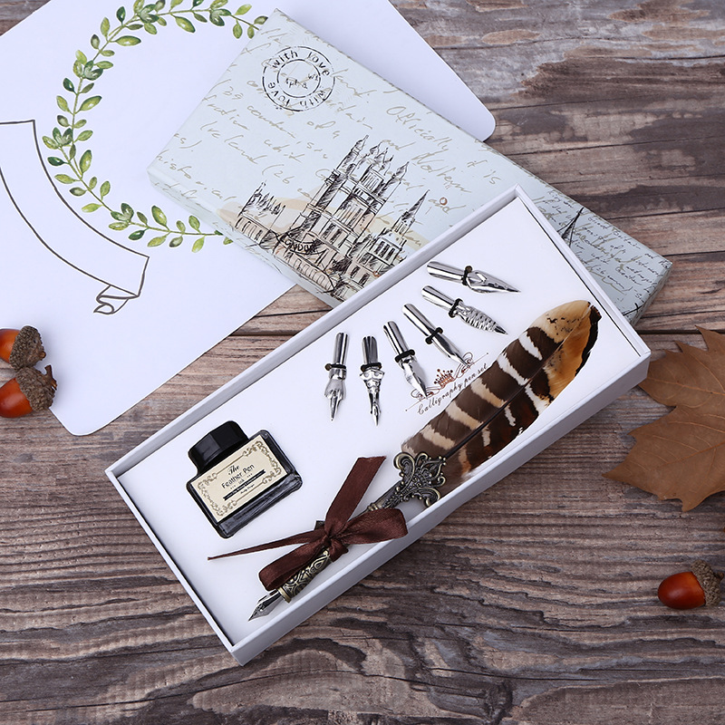 Retro Feather Dip Pen Writing  - Footprint Ink Kit recension och pris